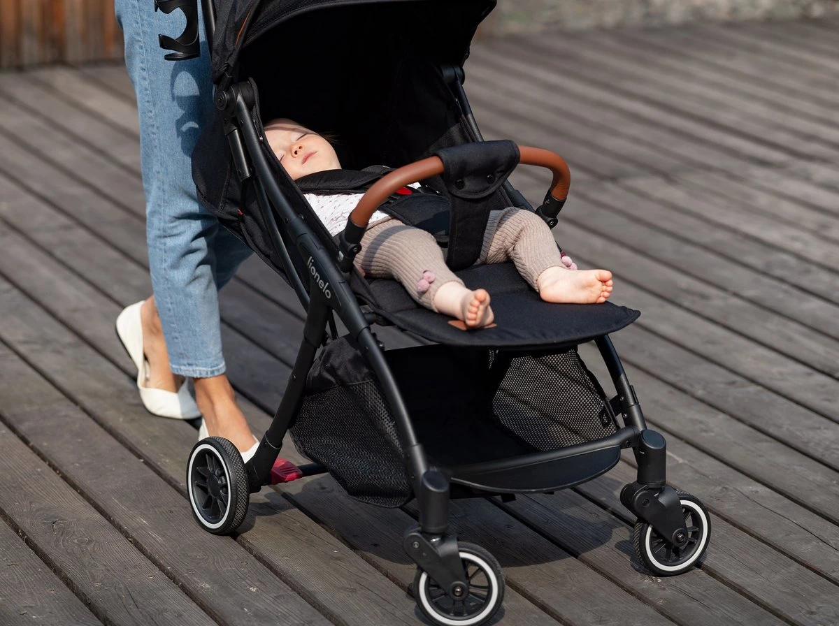 Lionelo Buggy Julie One - Kinderwagen Premium - Automatisch Opvouwen - Wandelwagen Tot 22 Kg - Comfortabele Zitje 12 Lionelo Buggy Julie One - Kinderwagen Premium - Automatisch Opvouwen - Wandelwagen Tot 22 Kg - Comfortabele Zitje - Afbeelding 12