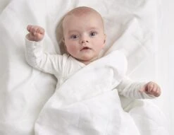 Meyco Uni Swaddle - 2-pack - Hydrofiel - White - 120x120cm 9 Meyco Uni Swaddle - 2-pack - Hydrofiel - White - 120x120cm -Aanbiedingen BIBS Winkel 1200x926 3