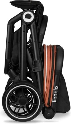 Lionelo Buggy Cloe - Kinderwagen Premium + - Tot 22 Kg - Verstelbare Rugleuning - 5-punts Veiligheidsgordels - Grote Zwenkwielen - Klamboe - Bekerhouder - Lichtgewicht - Compact - Waterdicht 28 Lionelo Buggy Cloe - Kinderwagen Premium + - Tot 22 Kg - Verstelbare Rugleuning - 5-punts Veiligheidsgordels - Grote Zwenkwielen - Klamboe - Bekerhouder - Lichtgewicht - Compact - Waterdicht -Aanbiedingen BIBS Winkel 687x1200 1