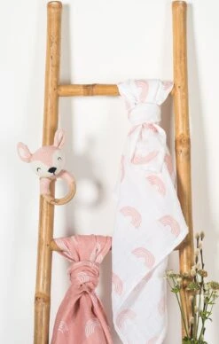 Jollein Bijtring Deer - Pale Pink -Aanbiedingen BIBS Winkel 763x1200 2