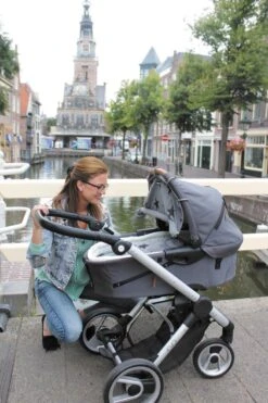 Dooky Universal Cover Zonnescherm Kinderwagen - Grey Stars -Aanbiedingen BIBS Winkel 799x1200 128