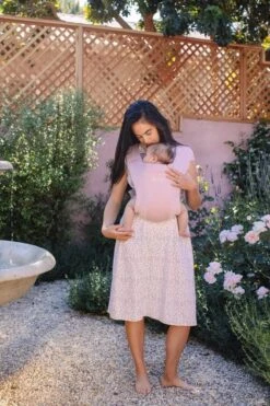 Ergobaby - Embrace - Draagzak Baby - Blush Pink -Aanbiedingen BIBS Winkel 799x1200 61