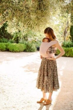 Ergobaby - Embrace - Draagzak Baby - Blush Pink -Aanbiedingen BIBS Winkel 799x1200 62