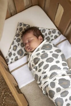 Meyco Panter Hydrofiele Doeken - 3-pack - Neutral/grey - 70x70cm 7 Meyco Panter Hydrofiele Doeken - 3-pack - Neutral/grey - 70x70cm -Aanbiedingen BIBS Winkel 800x1200 145