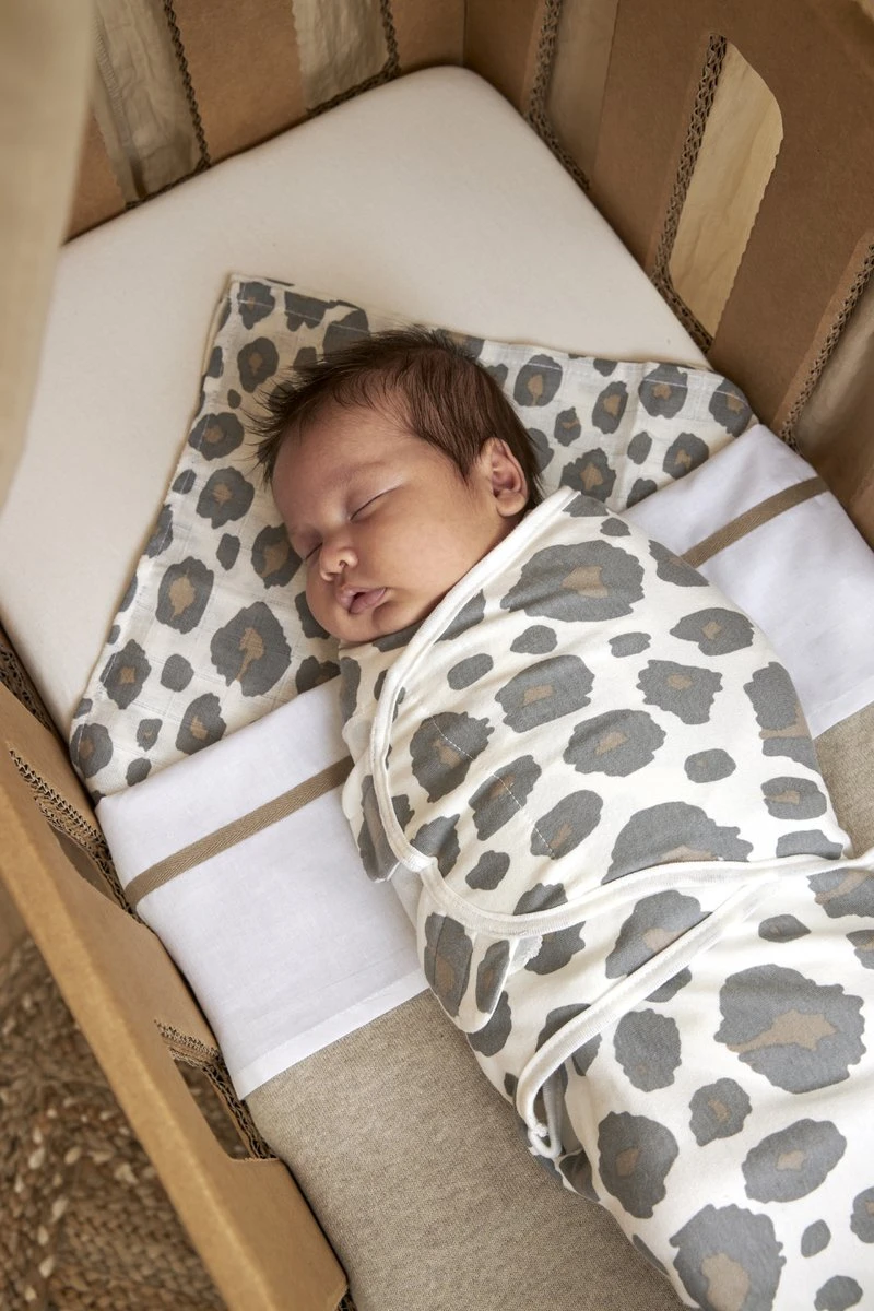 Meyco Panter Hydrofiele Doeken - 3-pack - Neutral/grey - 70x70cm 3 Meyco Panter Hydrofiele Doeken - 3-pack - Neutral/grey - 70x70cm - Afbeelding 3