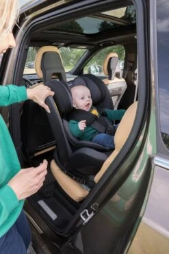 Bebeconfort Evolvefix Autostoeltje - 360° Draaibaar - Night Black -Aanbiedingen BIBS Winkel 800x1200 247