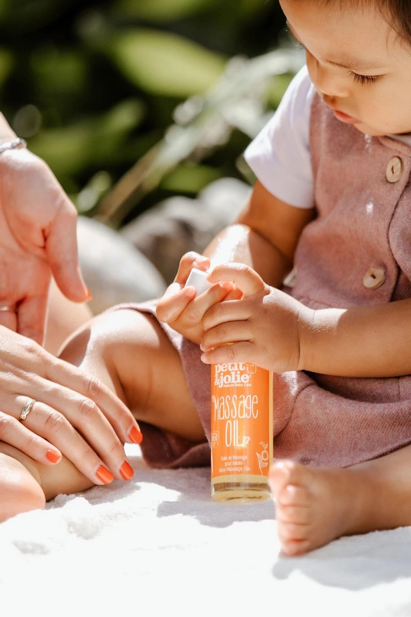 Petit & Jolie Baby Massage Olie - 100% Natuurlijke Huidverzorging - Verzacht De Huid 2 Petit & Jolie Baby Massage Olie - 100% Natuurlijke Huidverzorging - Verzacht De Huid - Afbeelding 2