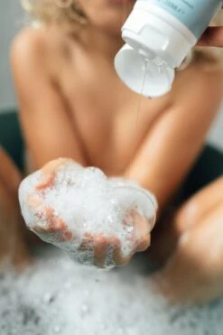 Naïf Baby Wasgel - Baby En Kind - 200ml - Met Natuurlijke Ingrediënten 15 Naïf Baby Wasgel - Baby En Kind - 200ml - Met Natuurlijke Ingrediënten -Aanbiedingen BIBS Winkel 800x1200 28