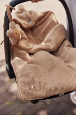 Jollein Voetenzak Voor Autstoel & Kinderwagen - Basic Knit - Biscuit -Aanbiedingen BIBS Winkel 800x1200 381