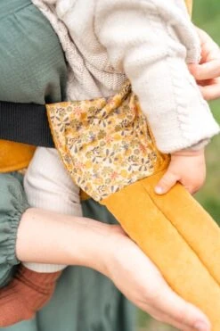 ByKay - Draagzak - Click Carrier Classic - Special Edition Rib Zeki Yellow - Teske De Schepper -Aanbiedingen BIBS Winkel 800x1200 413