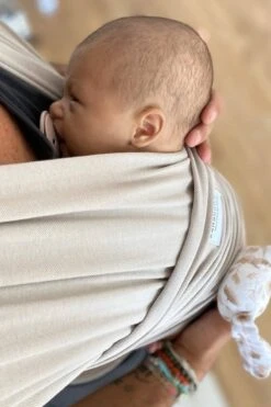 Bamboom Baby Draagdoek Sling Kleur Sand -Aanbiedingen BIBS Winkel 800x1200 422