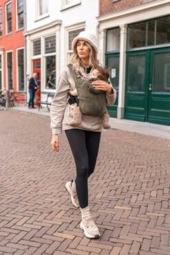 ByKay - Draagzak - Click Carrier Classic - Moss Green -Aanbiedingen BIBS Winkel 800x1200 443