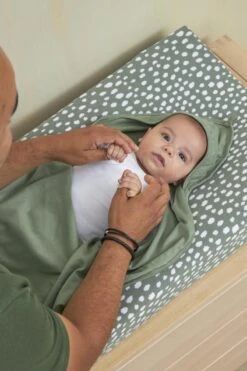 Meyco Badcape Basic Jersey/Cheetah 2-pack - Forest Green - 80x80cm 7 Meyco Badcape Basic Jersey/Cheetah 2-pack - Forest Green - 80x80cm -Aanbiedingen BIBS Winkel 800x1200 68