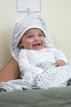 Meyco Badcape Basic Jersey/Cheetah 2-pack - Forest Green - 80x80cm 9 Meyco Badcape Basic Jersey/Cheetah 2-pack - Forest Green - 80x80cm -Aanbiedingen BIBS Winkel 800x1200 70