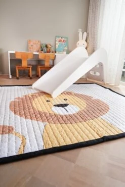 Love By Lily - Groot Speelkleed - Mr. Chairman Lion - 200x150cm -Aanbiedingen BIBS Winkel 801x1200 57