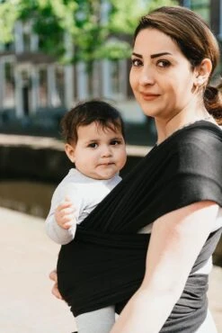 Baby Garden Draagdoek Zwart - Ergonomisch - Original - Gratis Slabbetje -Aanbiedingen BIBS Winkel 801x1200 92