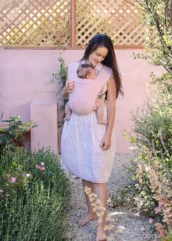 Ergobaby - Embrace - Draagzak Baby - Blush Pink -Aanbiedingen BIBS Winkel 856x1200 2