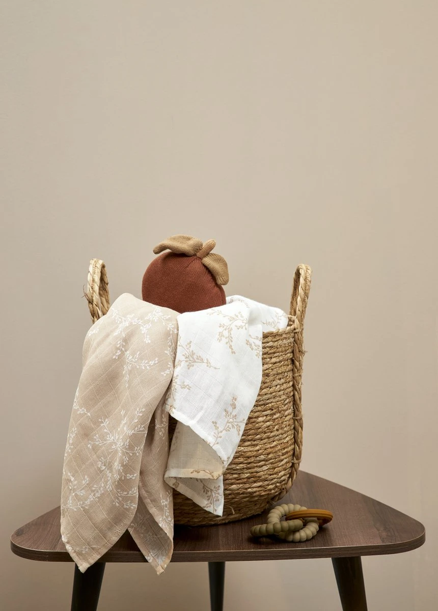 Meyco Branches 2-pack Hydrofiele Swaddle - 120x120 Cm - Sand 2 Meyco Branches 2-pack Hydrofiele Swaddle - 120x120 Cm - Sand - Afbeelding 2