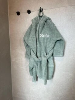 Jollein Baby Badjas 1-2jr - Ash Green -Aanbiedingen BIBS Winkel 900x1200