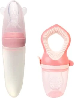 Humble & Noble Knijpfles En Lepel - Inclusief Fruitspeen - Roze -Aanbiedingen BIBS Winkel 908x1200 17