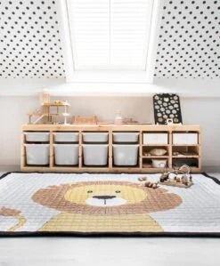 Love By Lily - Groot Speelkleed - Mr. Chairman Lion - 200x150cm -Aanbiedingen BIBS Winkel 992x1200 1